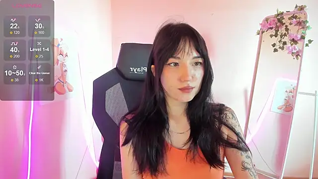Snapshot of AliceeinWonderlanddd chatting on 07.18.26 AliceeinWonderlanddd online show from 07.18.26