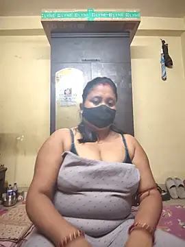 Snapshot of Curvy_Trisha chatting on 05.29.26 Curvy Trisha online show from 05.29.26