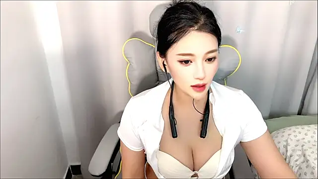 Snapshot of yayayaya520 chatting on 05.19.26 yayayaya520 online show from 05.19.26