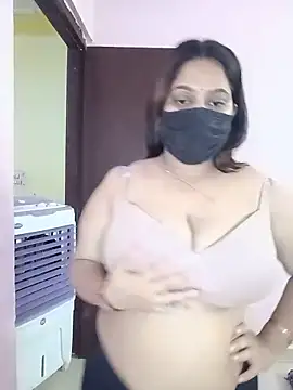 Aliya Hott online show from 05.18.26