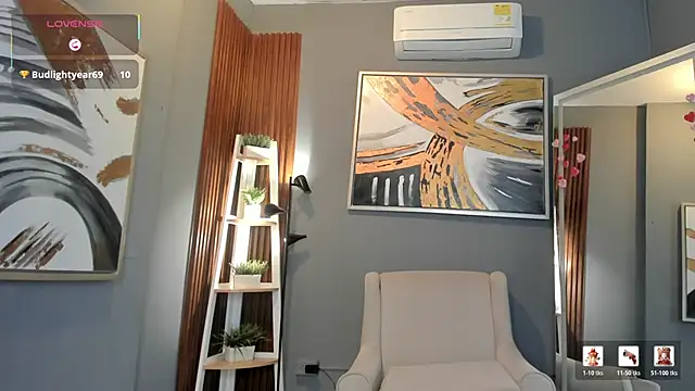 Snapshot of nina_swaan chatting on 02.19.26 nina swaan online show from 02.19.26