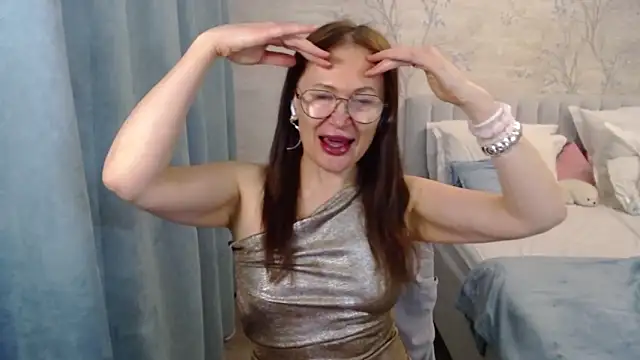 Snapshot of MarinaOnebest chatting on 04.19.26 MarinaOnebest online show from 04.19.26
