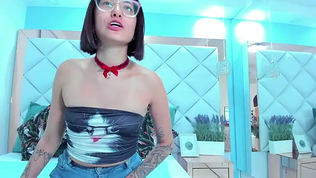 crystalstonee online show from 03.16.26