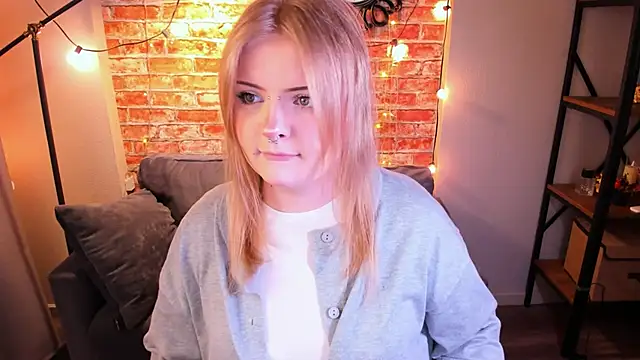 Snapshot of Emily_Coyness chatting on 02.25.26 Emily Coyness online show from 02.25.26