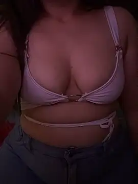 Snapshot of Miacale chatting on 03.16.26 Miacale online show from 03.16.26