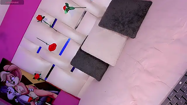 Snapshot of EmmaSweet23 chatting on 02.25.26 EmmaSweet23 online show from 02.25.26