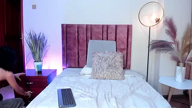 AylaStone online show from 02.19.26