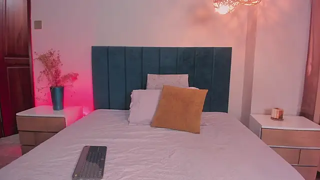 AnnaBroooks online show from 03.14.26