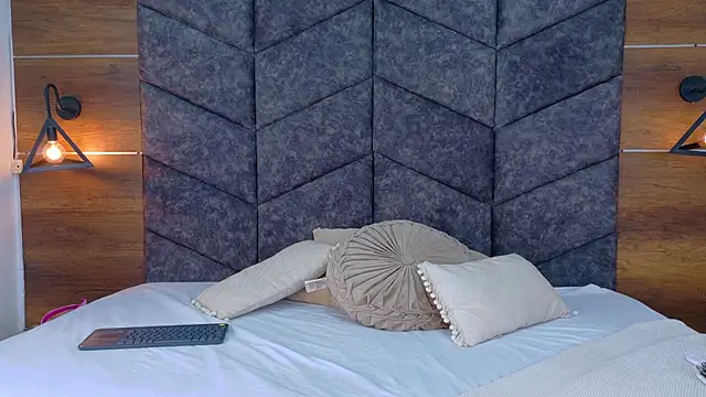 AnnieRouse   online show from 02.04.26