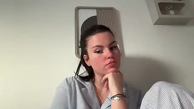 kiaraaaa75 online show from 04.20.26