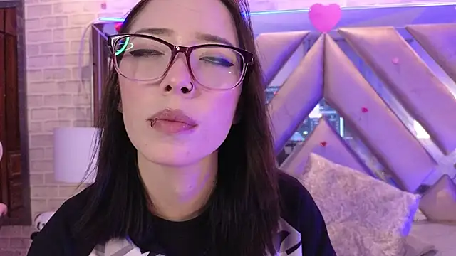 Snapshot of HarperrWest chatting on 02.20.26 HarperrWest online show from 02.20.26