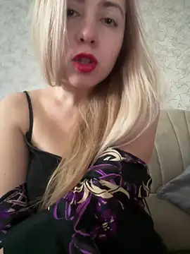 Snapshot of NikkiMis chatting on 02.17.26 NikkiMis online show from 02.17.26