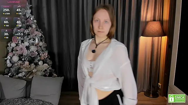 Snapshot of Cutie_Ellis chatting on 04.20.26 Cutie Ellis online show from 04.20.26