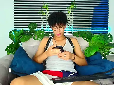 ThiiagoSaeenz online show from 03.05.26