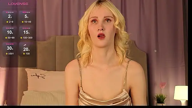 CrystalLili online show from 03.23.26