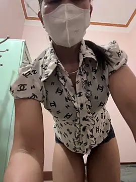 Snapshot of YANINA120 chatting on 02.24.26 YANINA120 online show from 02.24.26