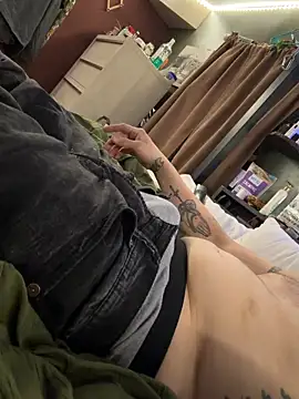 Snapshot of mileslongdeep chatting on 02.13.26 mileslongdeep online show from 02.13.26