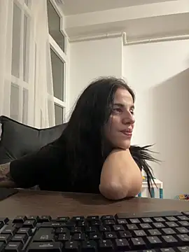 LuxxuryAnne online show from 01.31.26