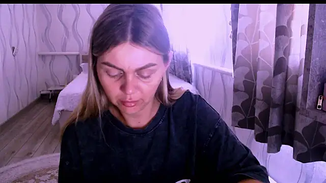 Snapshot of MagicKatarina_ chatting on 07.14.26 MagicKatarina online show from 07.14.26