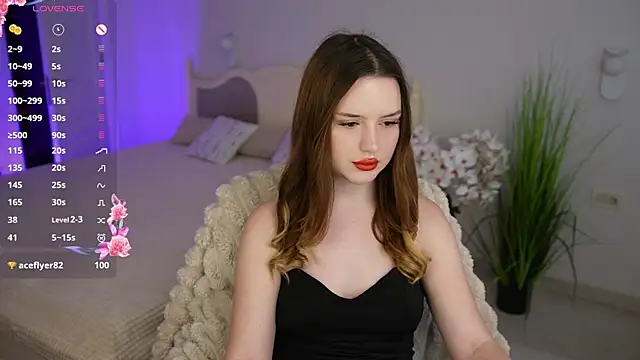 Snapshot of Milana_Moons chatting on 07.17.26 Milana Moons online show from 07.17.26