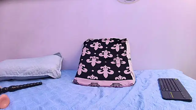 melany roberts  online show from 02.12.26