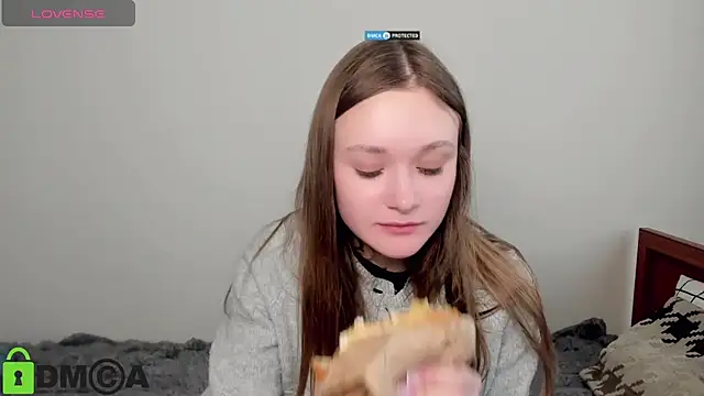 Snapshot of Elina_X chatting on 05.28.26 Elina X online show from 05.28.26