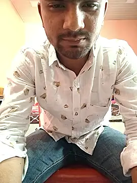 Snapshot of Darkintrovert chatting on 02.17.26 Darkintrovert online show from 02.17.26