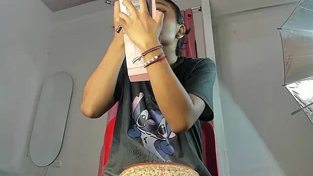 luna velveth online show from 02.28.26