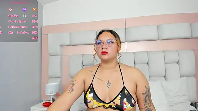 Snapshot of Laurent_glass chatting on 02.26.26 Laurent glass online show from 02.26.26