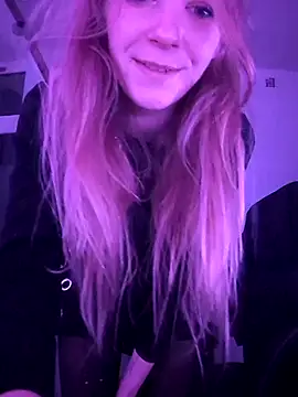 Snapshot of MindMistress chatting on 02.13.26 MindMistress online show from 02.13.26