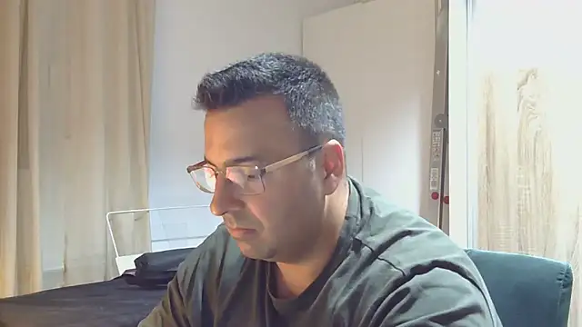 Snapshot of VanillaTime78-Jorge chatting on 05.13.26 VanillaTime78-Jorge online show from 05.13.26