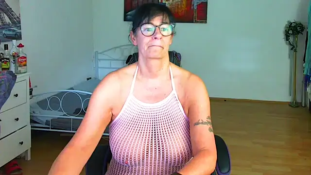 Sylly online show from 10.15.25