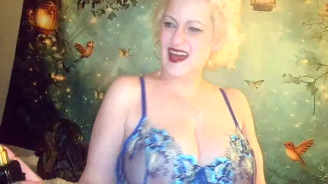 Snapshot of Blondie_the_librarian chatting on 04.26.26 Blondie the librarian online show from 04.26.26
