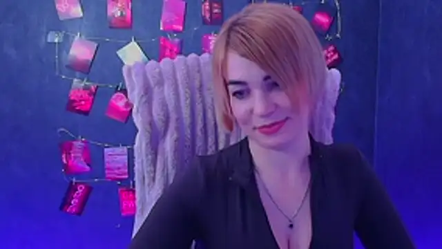 CuttieEmma online show from 04.10.26