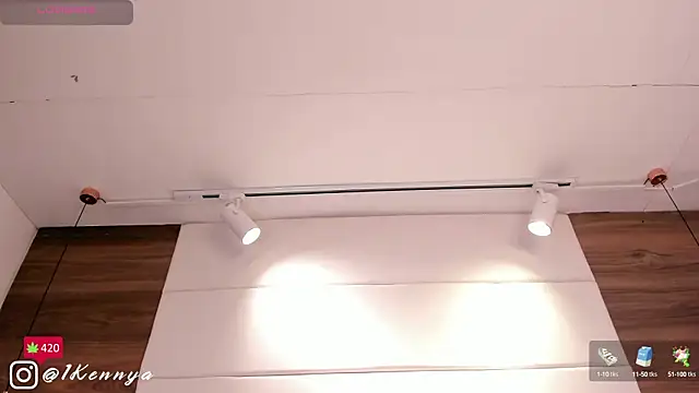 Kennya Rodriguez online show from 12.10.24