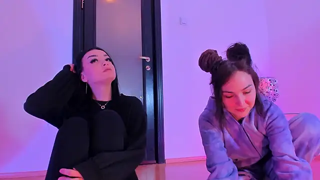 Snapshot of Peanaughty chatting on 02.10.26 Peanaughty online show from 02.10.26