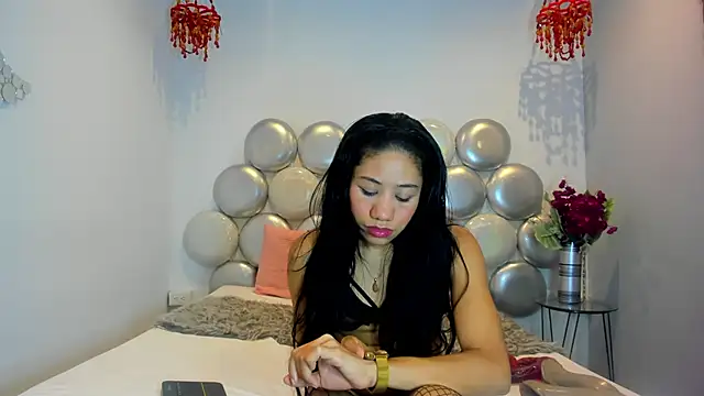 Lara pons online show from 04.08.26