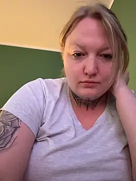 Snapshot of Lolaaxxx13 chatting on 06.01.26 Lolaaxxx13 online show from 06.01.26