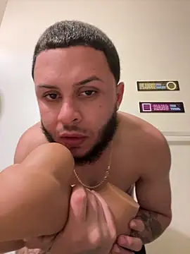 Tu PaPi Favorito online show from 02.05.26