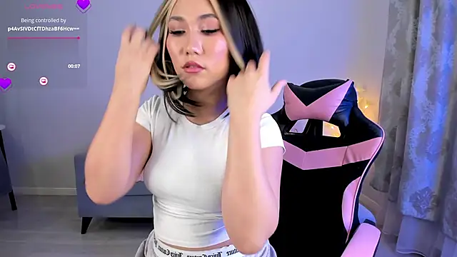 Snapshot of mayameilin chatting on 03.11.26 mayameilin online show from 03.11.26