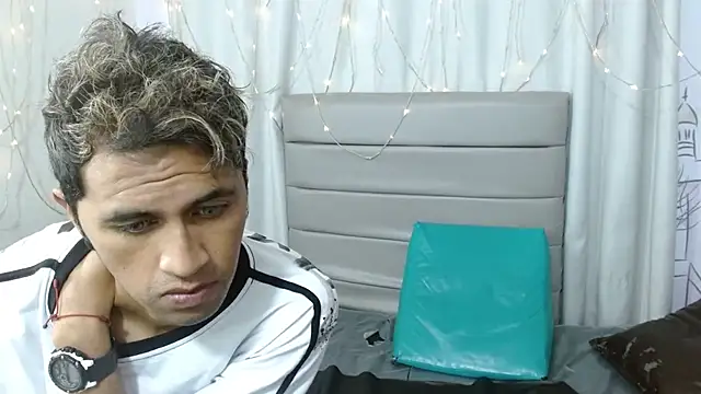 Cecilia and Carlos online show from 02.14.26