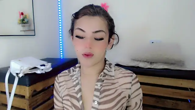 NathalialLooes online show from 05.13.26