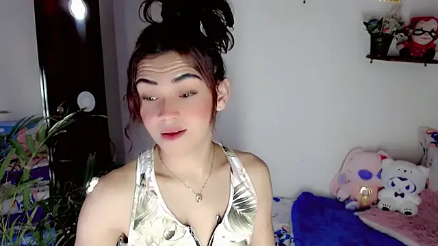 Snapshot of NathalialLooes chatting on 06.26.26 NathalialLooes online show from 06.26.26