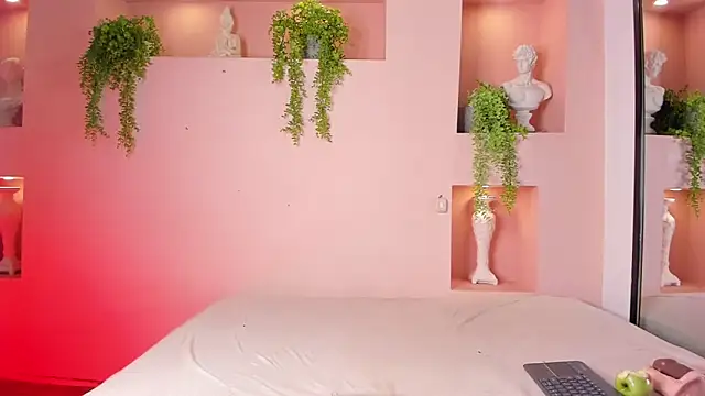 BrenddaMiller  online show from 03.24.26