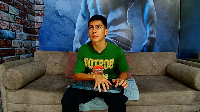 Snapshot of Aron_pulse chatting on 02.13.26 Aron pulse online show from 02.13.26