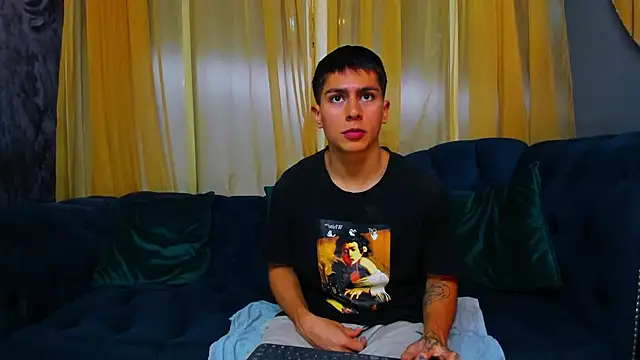 Snapshot of Aron_pulse chatting on 02.16.26 Aron pulse online show from 02.16.26