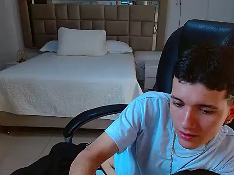 eroboyxox online show from 02.17.26