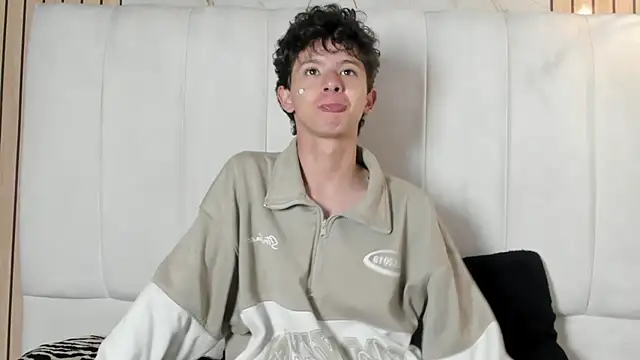 Snapshot of David_Roy_ chatting on 02.20.26 David Roy online show from 02.20.26