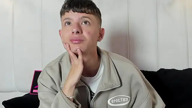 Snapshot of David_Roy_ chatting on 02.27.26 David Roy online show from 02.27.26