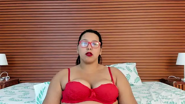 Snapshot of DeepandCurvy chatting on 05.17.26 DeepandCurvy online show from 05.17.26